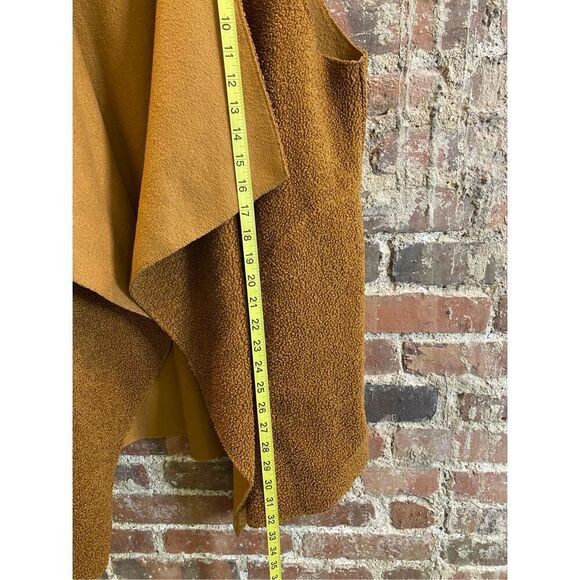 Max Studio Camel Brown Teddy Sherpa Shawl Wrap Vest Women’s SZ L - Picture 4 of 7